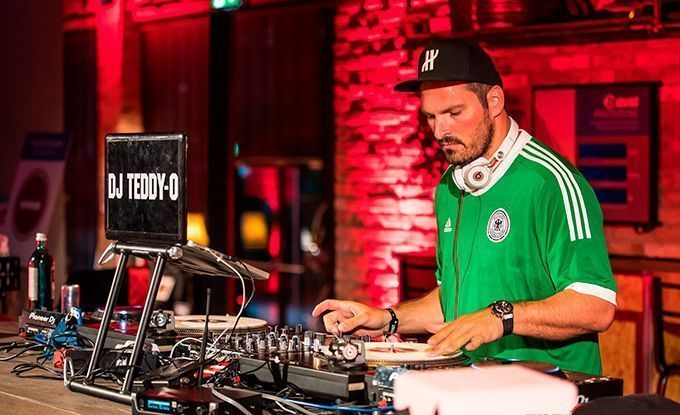 LD Systems MAUIP900 DJ Teddy O 1