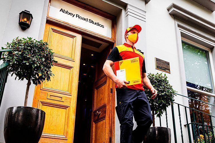 DHL Fast Track Abbey Road HI