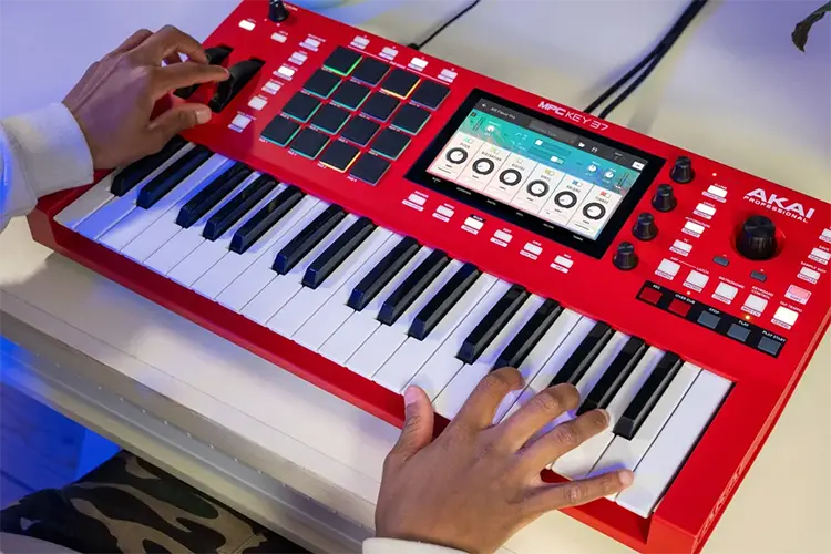 Akai Pro 3 HI