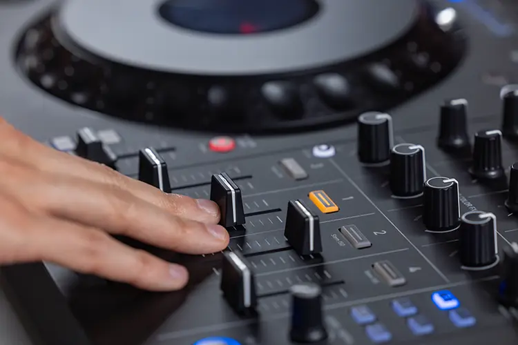 AlphaTheta DDJ GRV6 2 HI