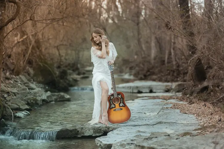 Gibson Margo 7 HI