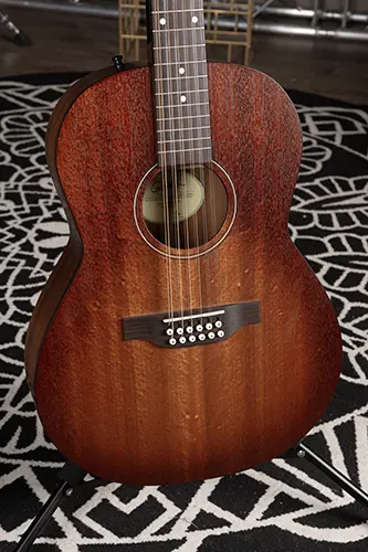 Godin guitarra 4 HI
